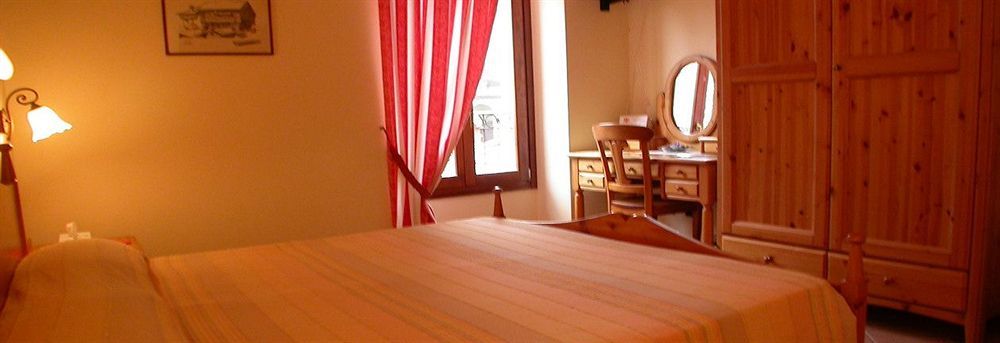 洛坎达圣安娜酒店（Locanda Sant'Anna Hotel Argegno）